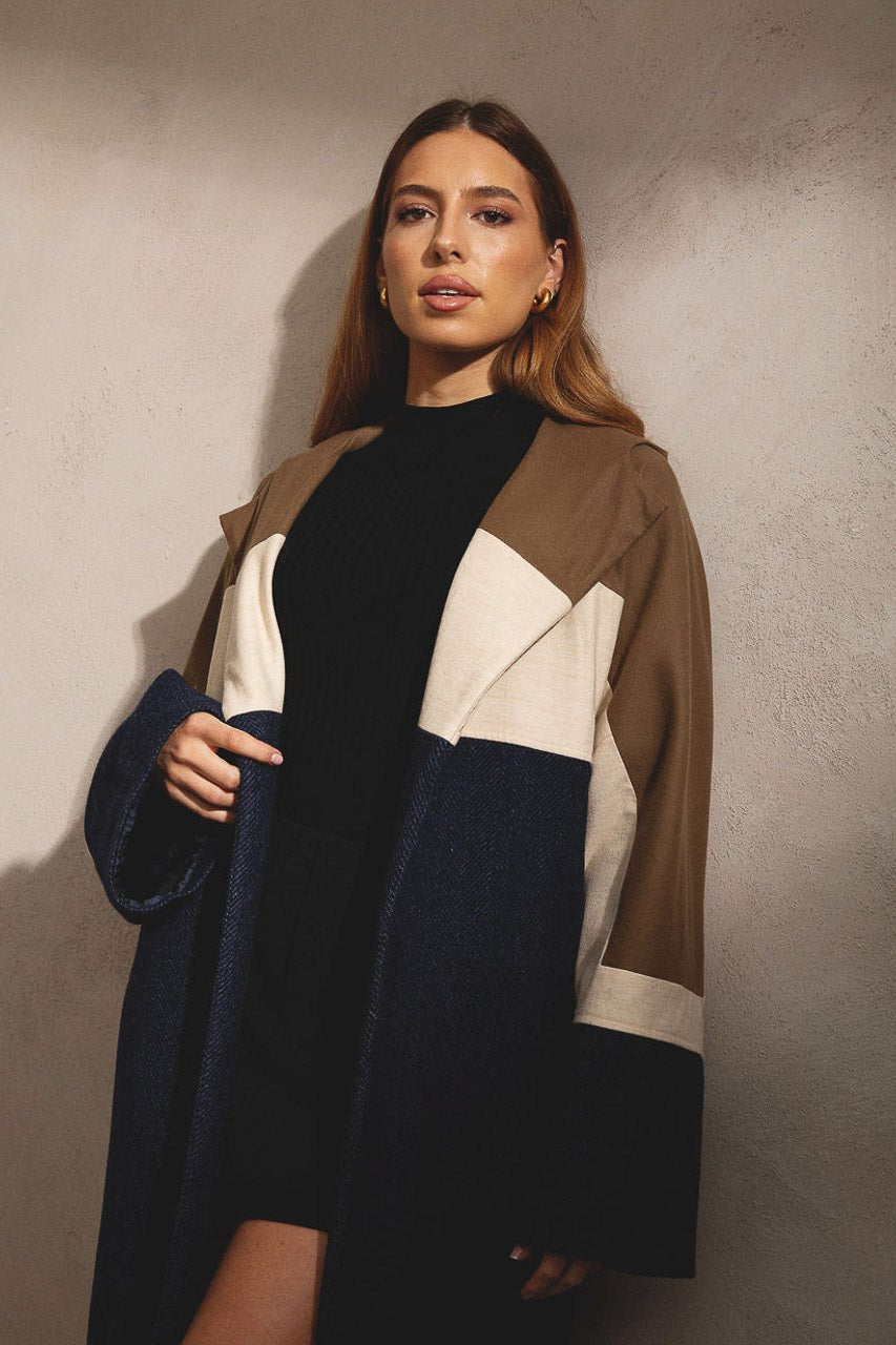 Ayyur Icon Qach. Coat in Midnight