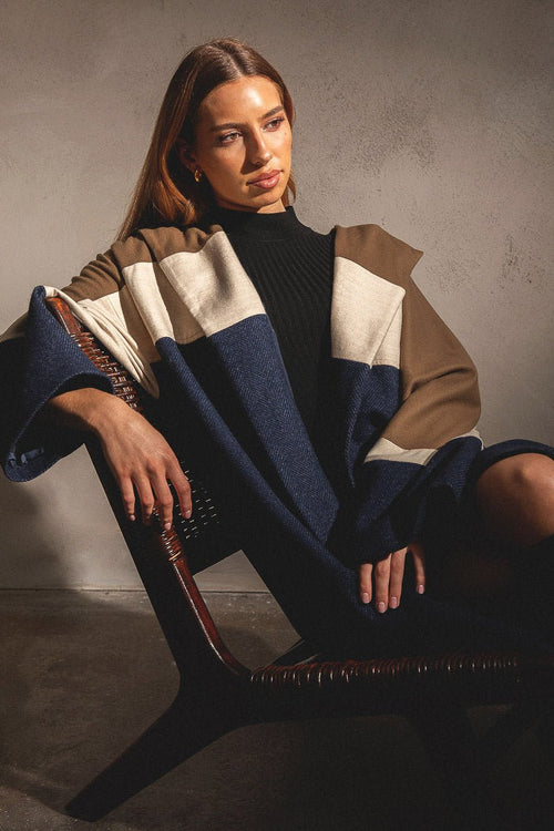 Ayyur Icon Qach. Coat in Midnight