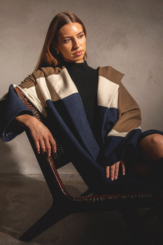 Ayyur Icon Qach. Coat in Midnight